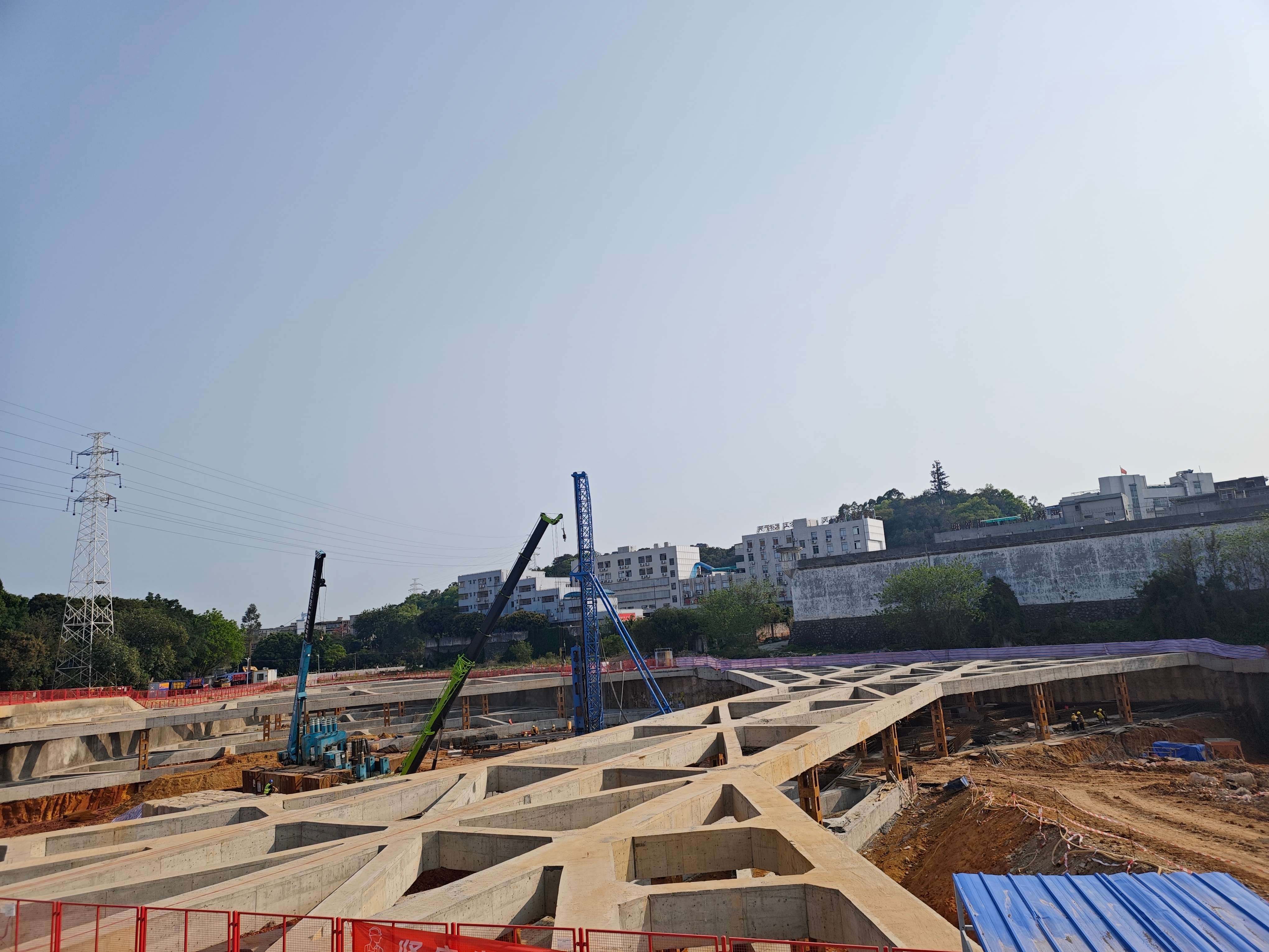 广州万科城市之光金融地块桩基及基坑支护工程2025.3.31-4.6施工剪影