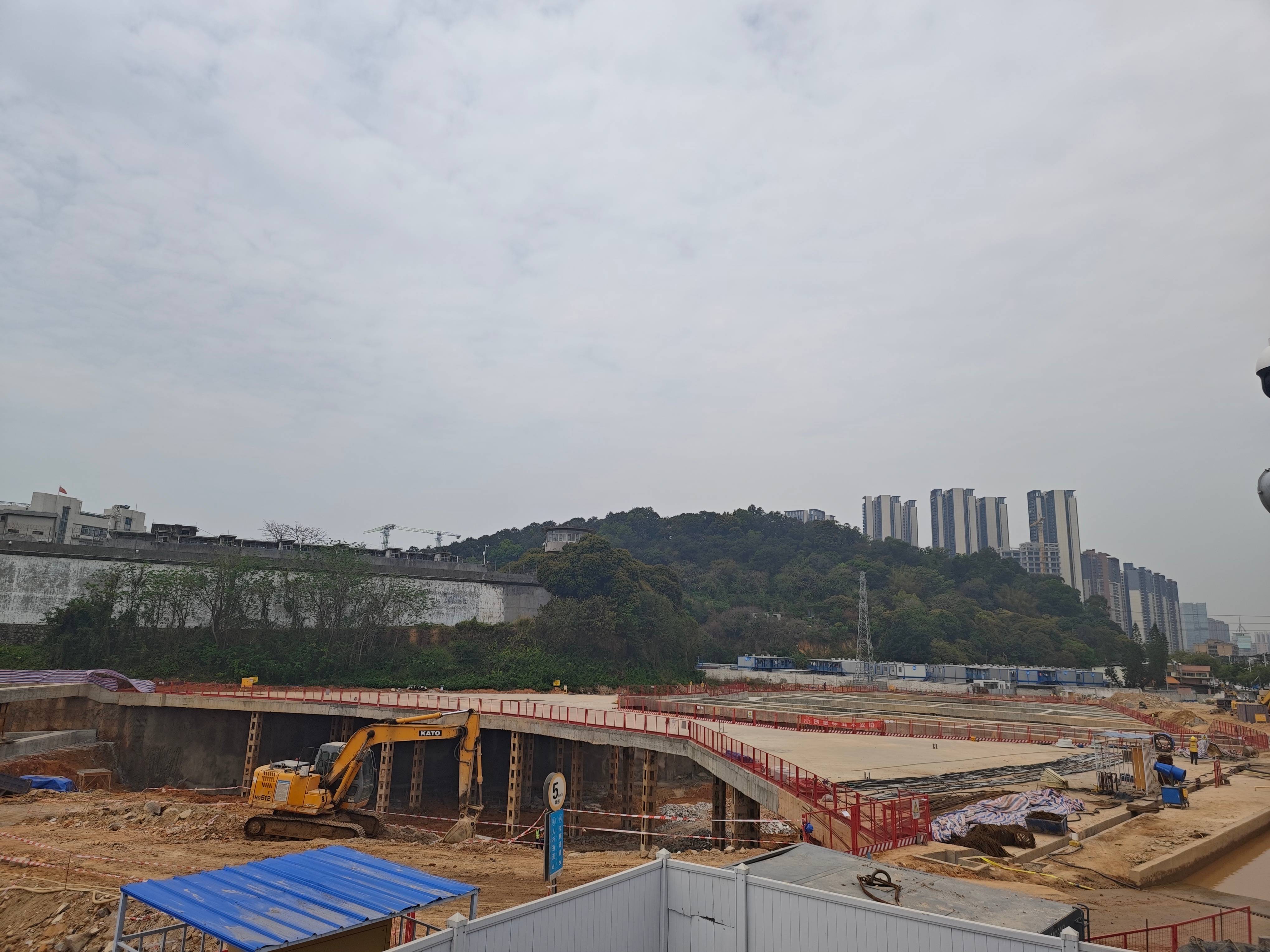 广州万科城市之光金融地块桩基及基坑支护工程2025.4.7-4.13施工剪影