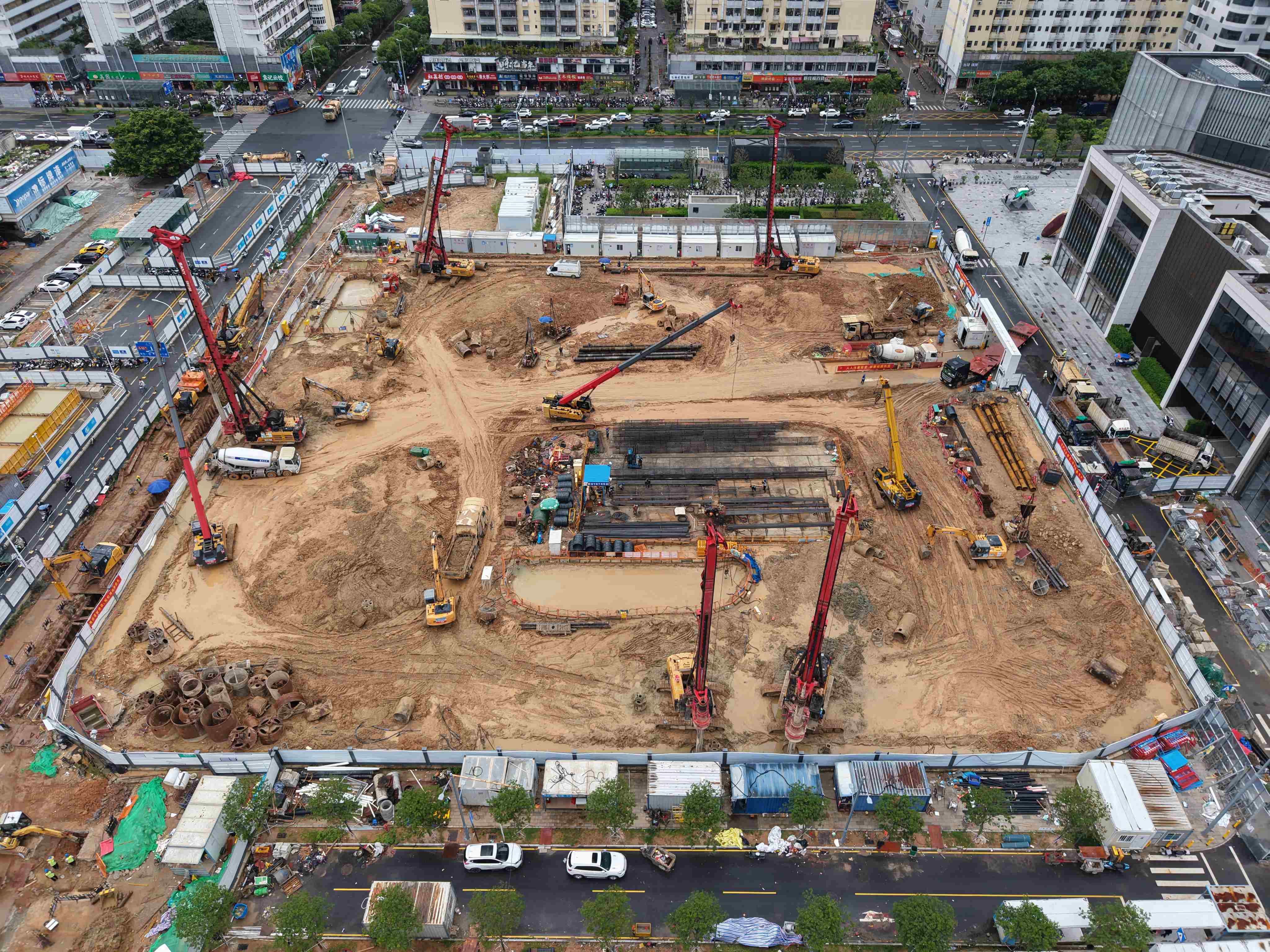 宝安区芯片及数字视讯联合产业基地基坑支护及土石方工程2025.7.29-8.4施工剪影